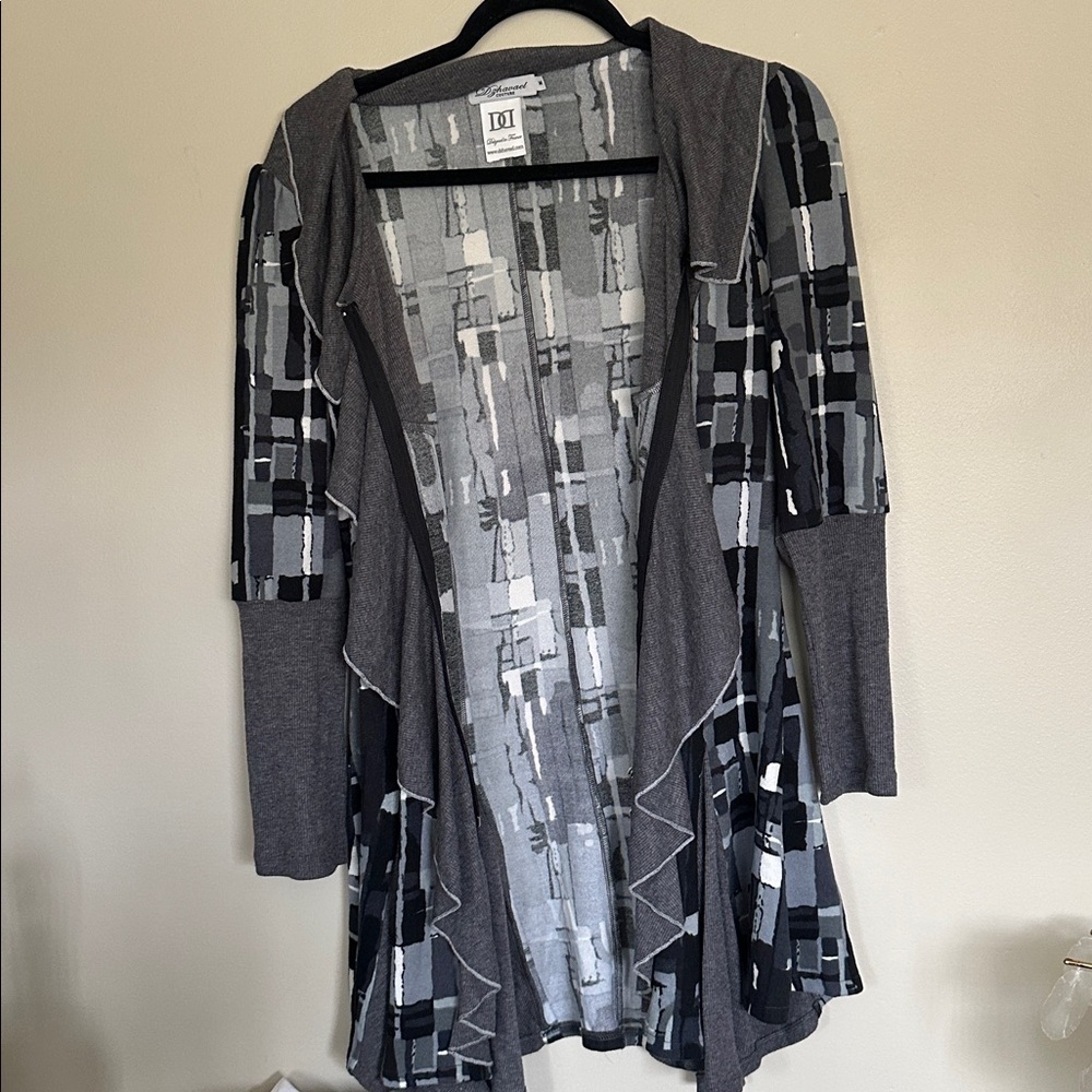 Chic Gray Patterned Long Sleeve Cardigan - Picture 4 of 4
